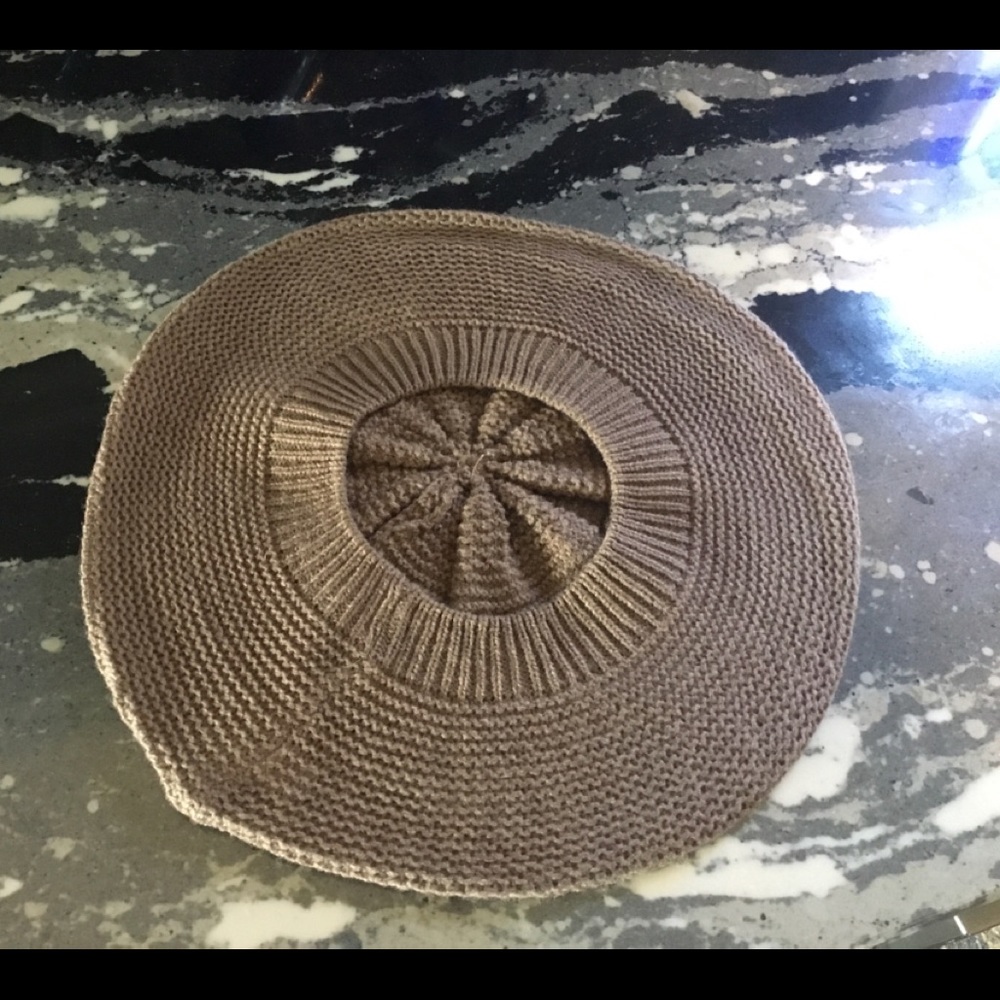 French Knit Brown New Hat - Picture 12 of 12